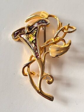 Vintage abalone shell gold tone flower brooch signed Duri